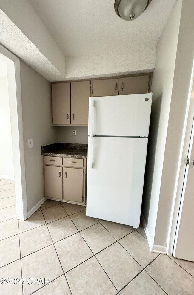 Building Photo - 4305 Bay Point Rd