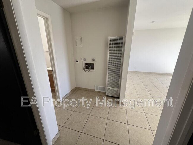 Building Photo - 7013 Trumbull Ave SE