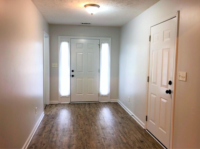 Building Photo - 122 Goudy Ct