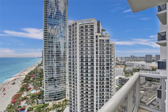 Building Photo - 18101 Collins Ave