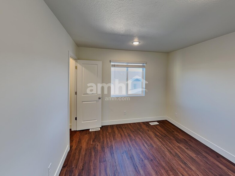 Building Photo - 7229 Woods Rose Dr