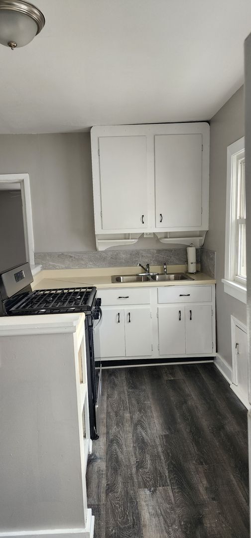 Building Photo - 5944 Engel Ave