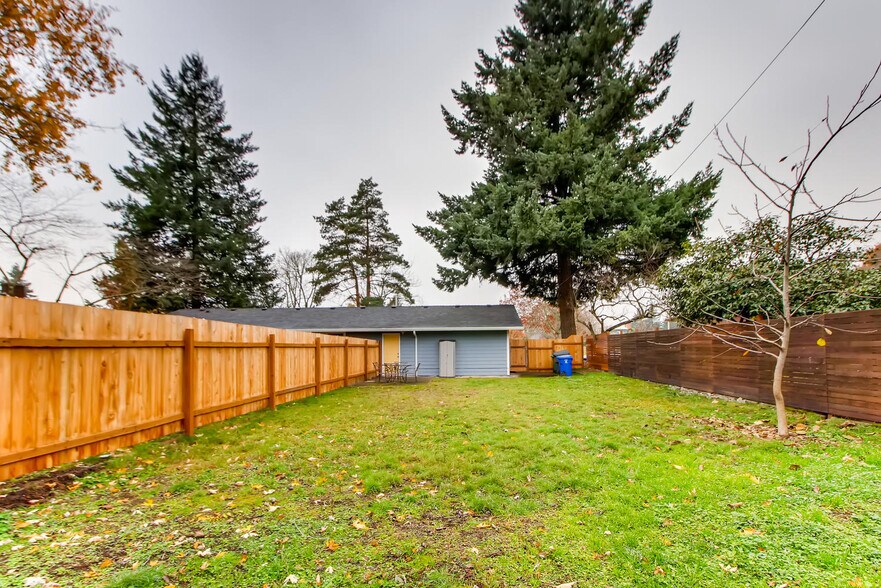 Building Photo - 3840 SE 102nd Ave