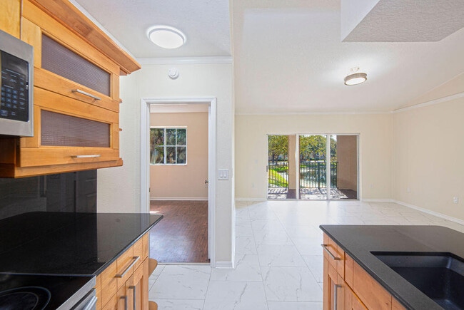 Building Photo - 2400 Centergate Dr