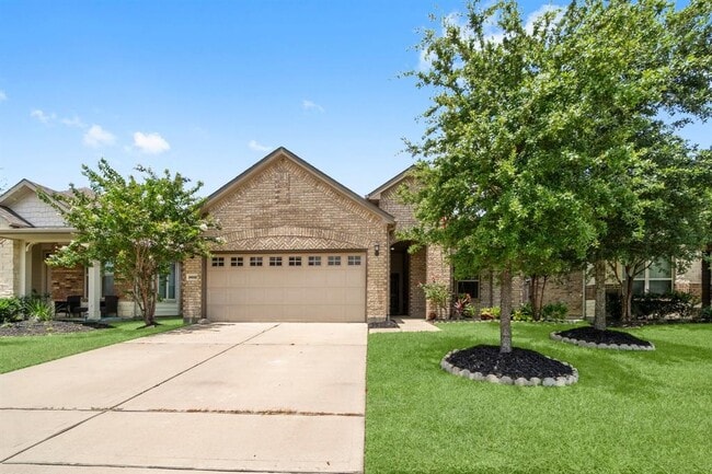 Building Photo - 24502 Royal Pike Dr