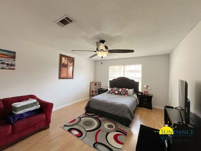 Building Photo - Spacious 4 Bedrooms in South Crestview!