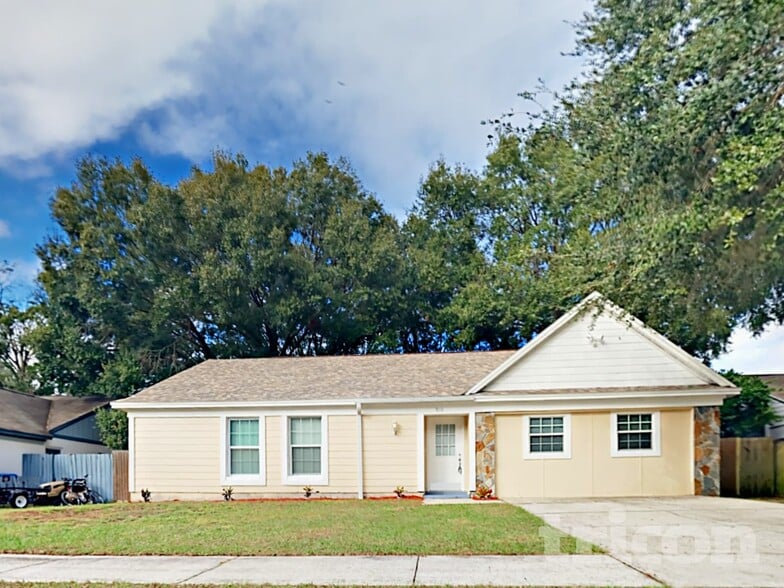 Building Photo - 910 Sunridge Point Dr