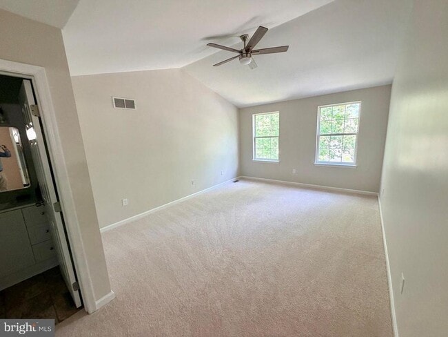 Building Photo - 1422 Oxford Cir