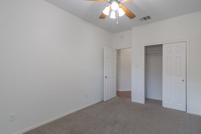 Building Photo - 702 Pampas Ricas Dr