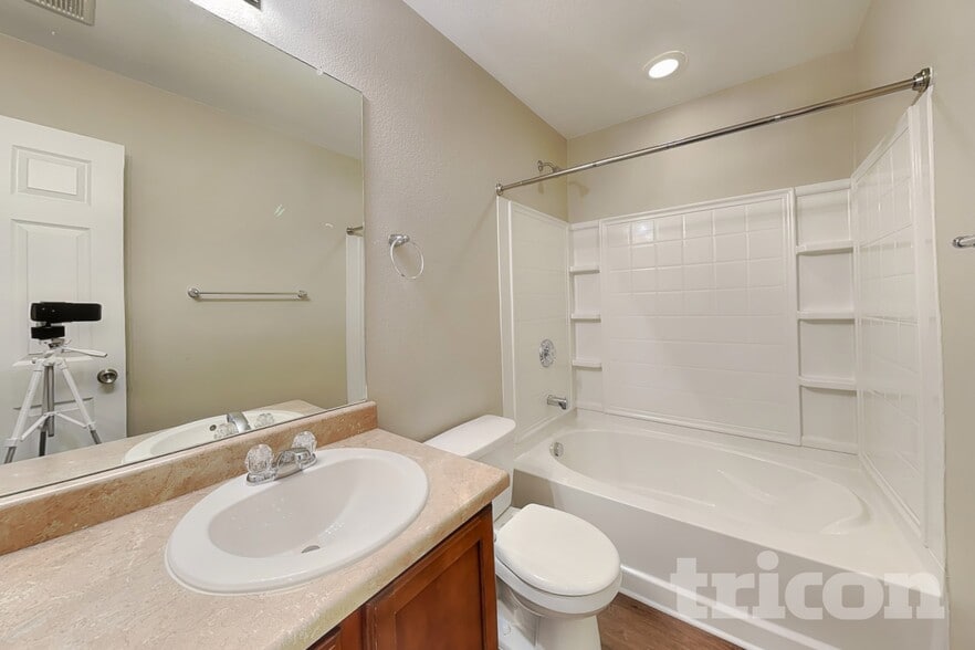 Building Photo - 20681 Randolph Pl