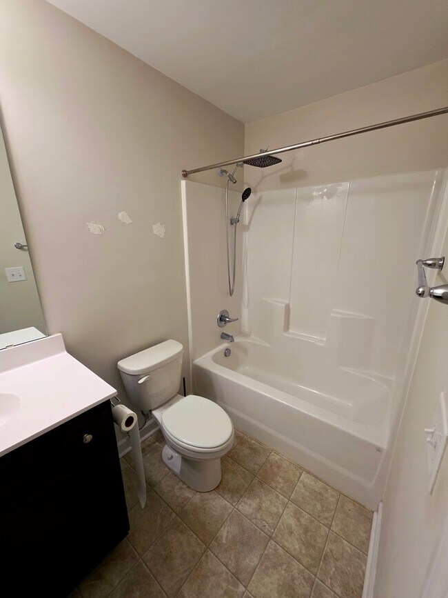 Building Photo - 3 Bedroom 2 BA Justice Ridge