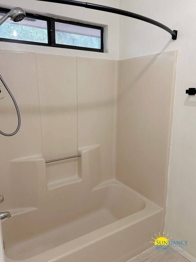 Building Photo - Updated 4 Bedroom Home in Navarre