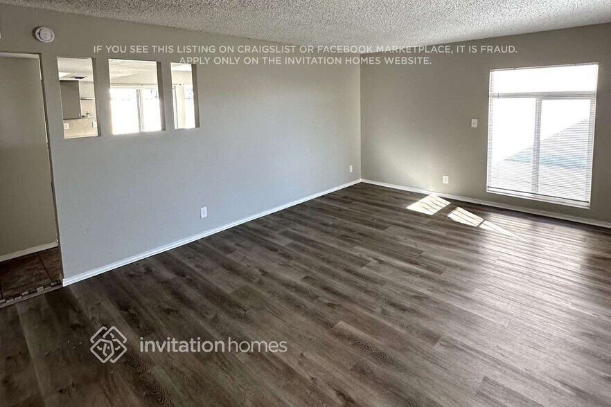 Building Photo - 3150 W Christy Dr