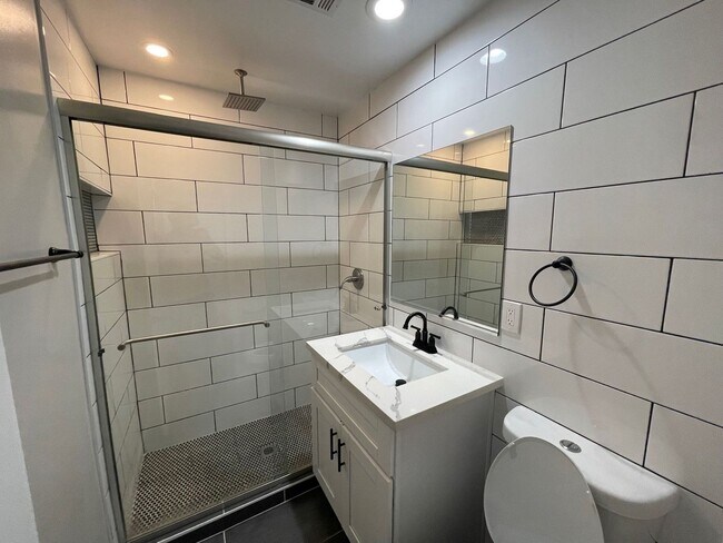 Building Photo - 4BD/2BA on Richard St (Lease out, pending signatures. Check back in a few days!)