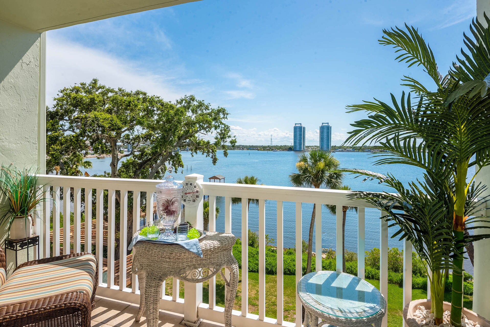 Building Photo - 711 N Halifax Ave