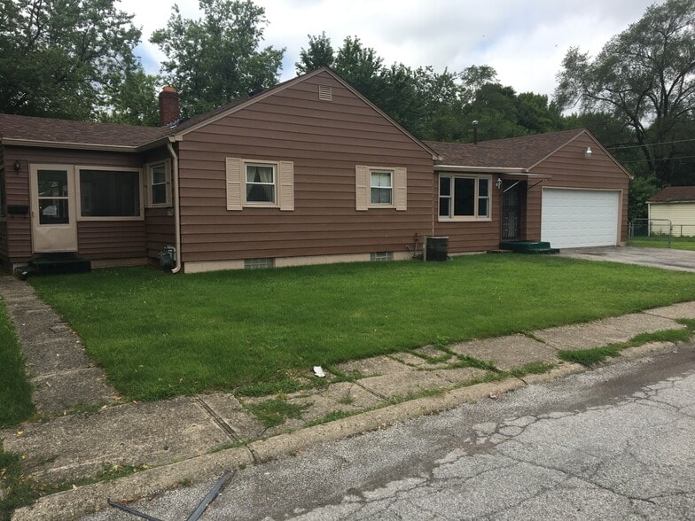 Building Photo - 2286 W Kessler Blvd N Dr