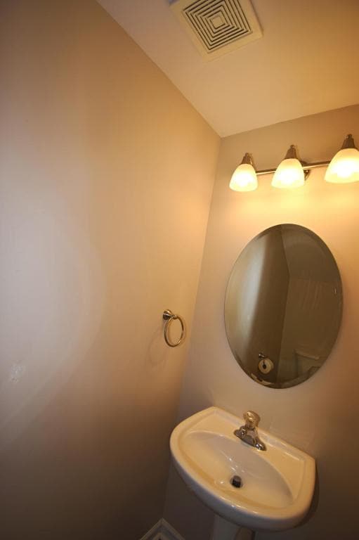 Building Photo - 1077 Woodglen Ln