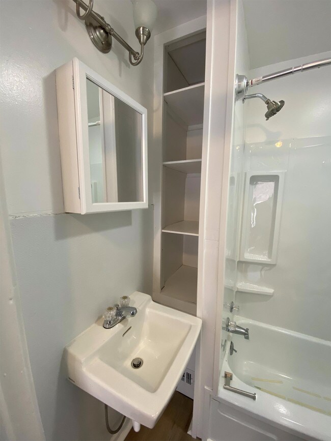 Building Photo - 1520 Liberty St