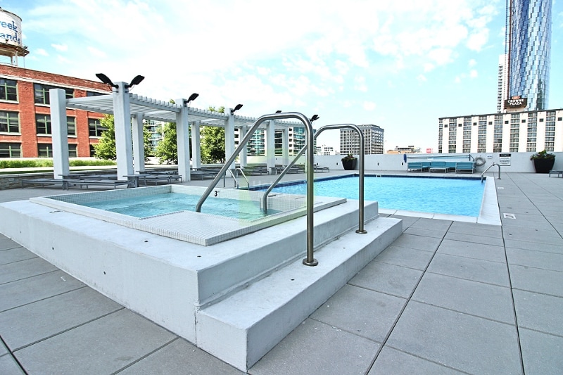 Building Photo - 750 W Adams St