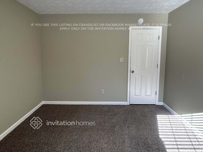 Building Photo - 3920 Garrett Springs Dr