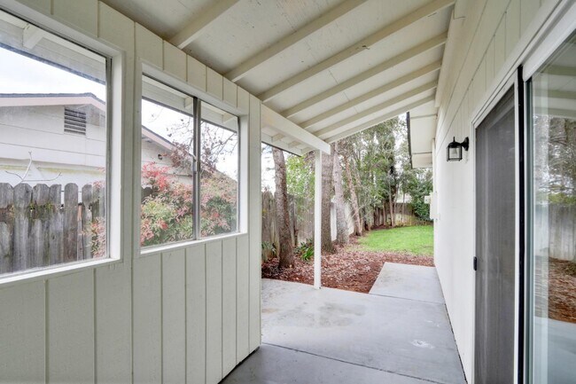 Building Photo - 7334 Grenola Way