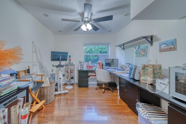 Building Photo - 12620 SW 114th Ave