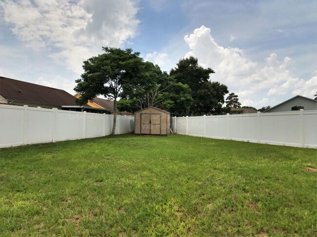 Building Photo - 903 Lejay St