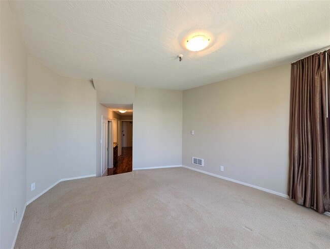 Building Photo - 2295 Vallejo St.
