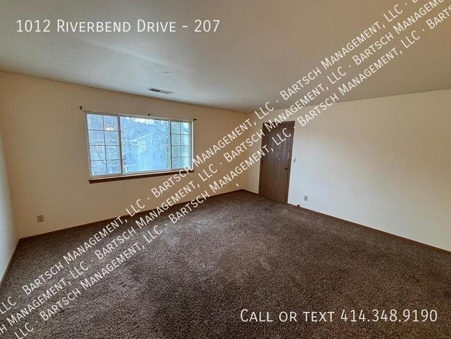 Building Photo - 1012 Riverbend Dr