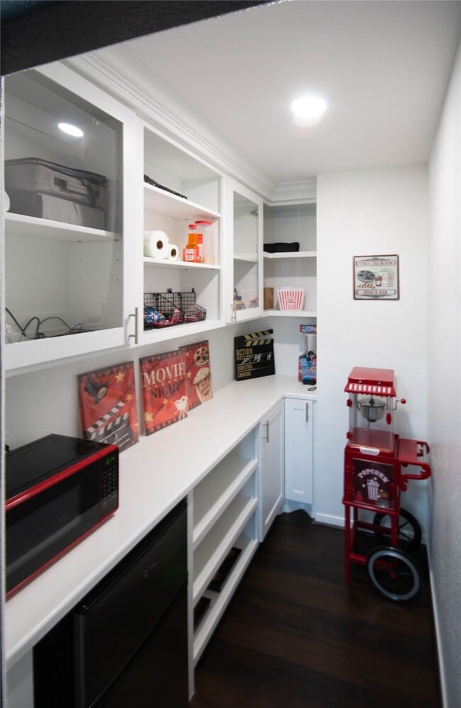 Building Photo - 5810 Parkdale Ct