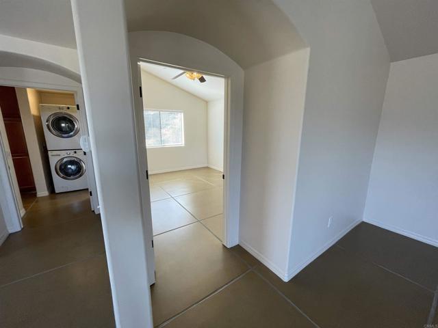 Building Photo - 12465 Hillpoint Ct