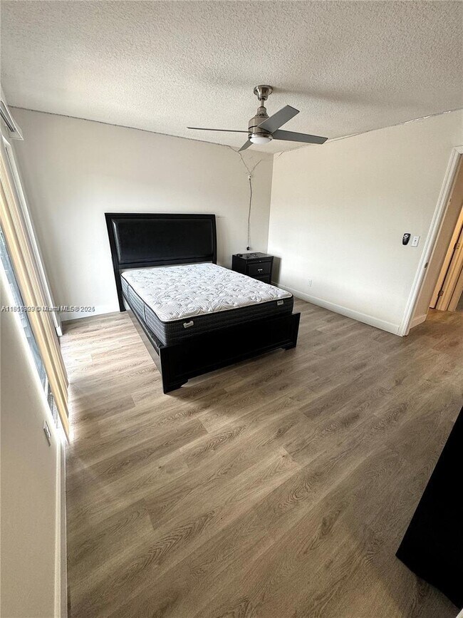 Building Photo - 4303 Inlet Cir