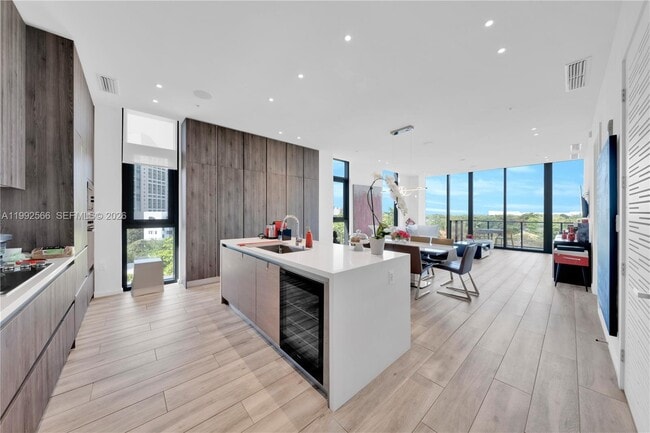 Building Photo - 3156 SW 27th Ave