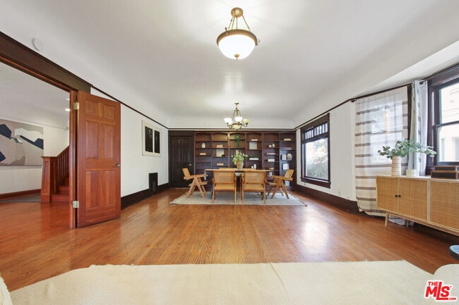 Building Photo - 1616 W 25th St