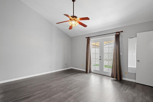 Building Photo - 10901 Highwood Way