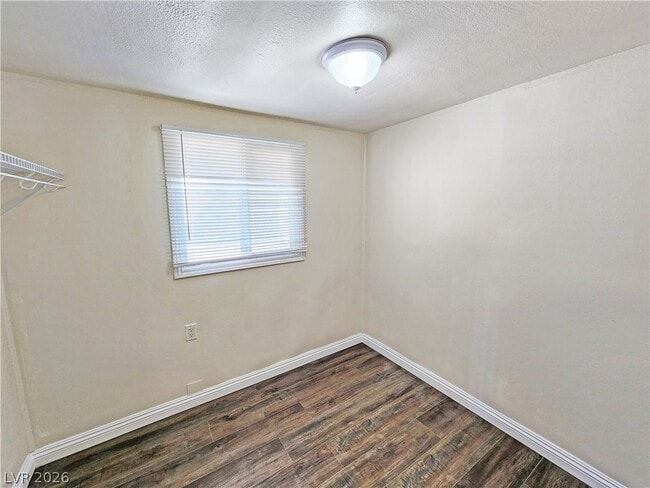 Building Photo - 1080 W Windsong Ln