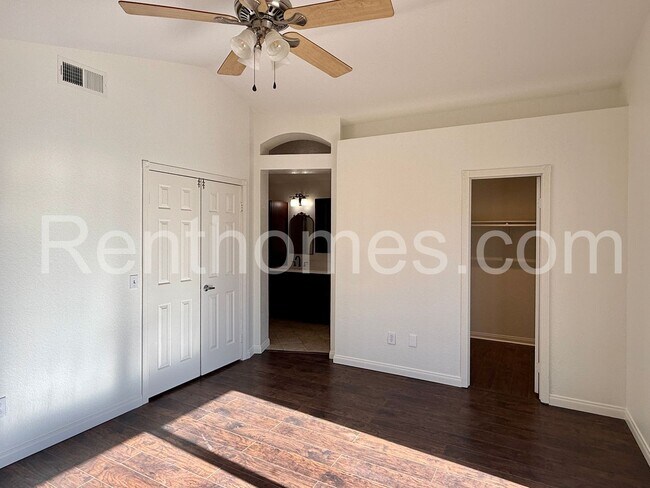 Building Photo - 23835 Cork Oak Cir