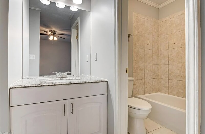 Building Photo - 561 Brookside Ct