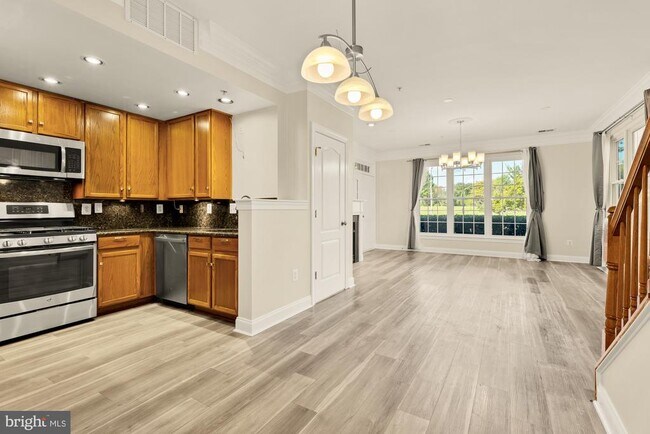 Building Photo - 640 Orchard Ridge Dr