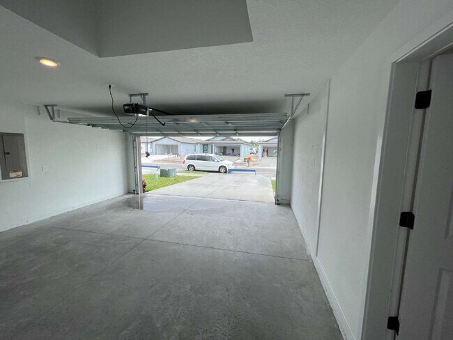 Building Photo - 5665 Deep River Ave