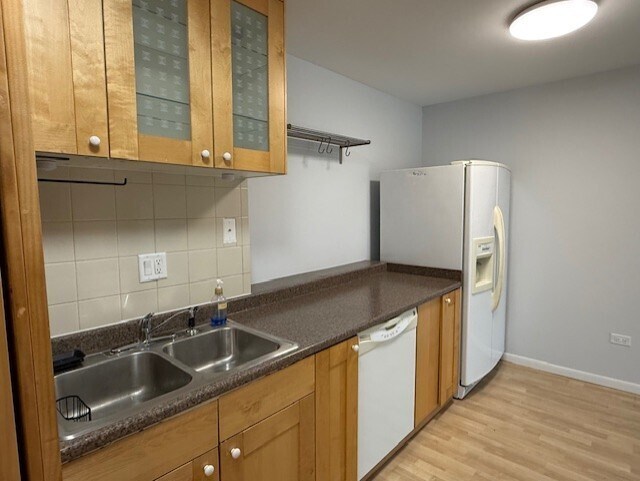 Building Photo - 8923 Knight Ave