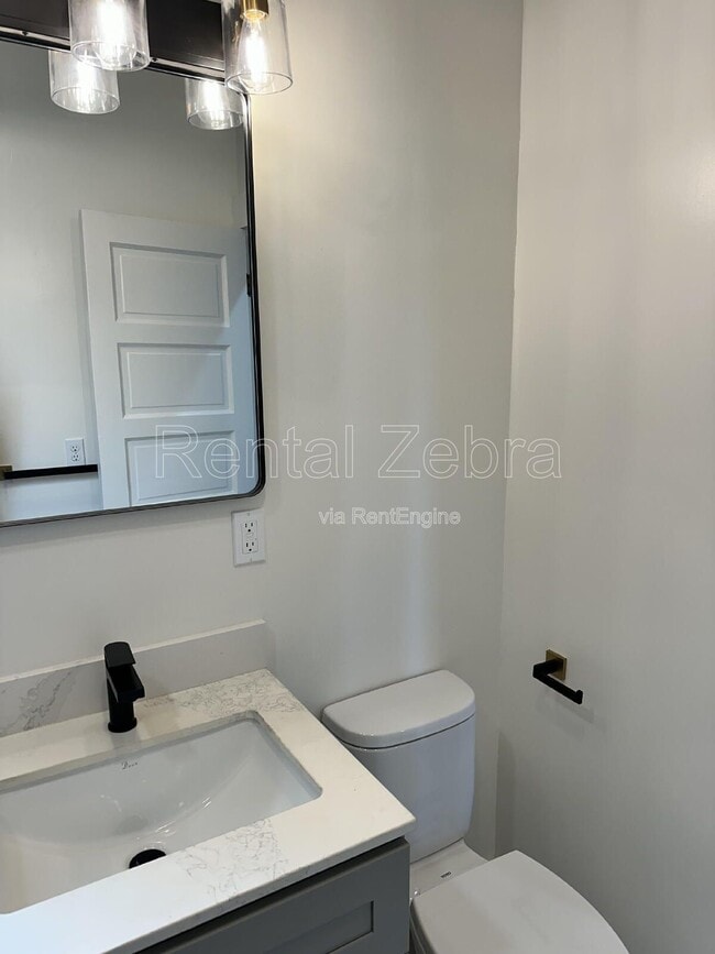 Building Photo - 1604 Jones St