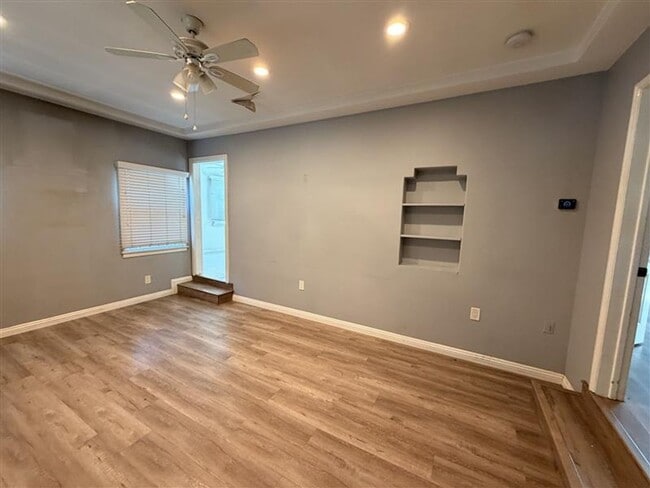 Building Photo - Welcome to this private charming 2-bedroom home! Inglewood 90302!