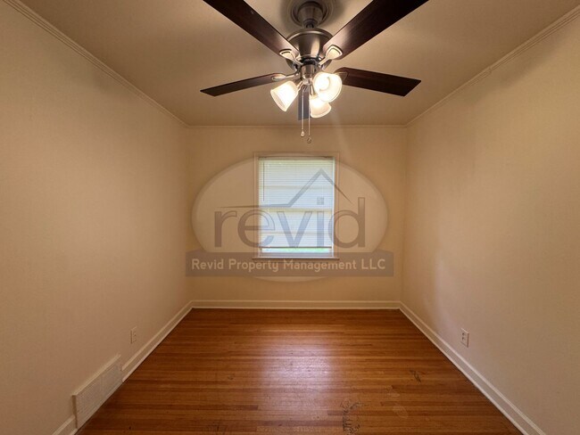 Building Photo - 4770 Verne Rd