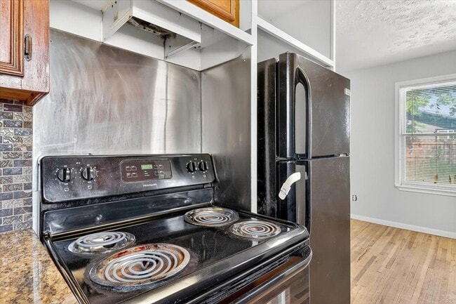 Building Photo - 11230 Blades- 3bed/1bath $1,195/month