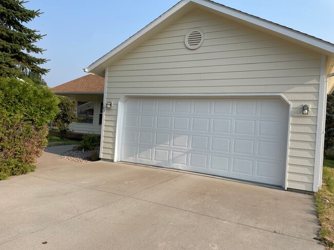 Building Photo - 105 Ben Williams Ln