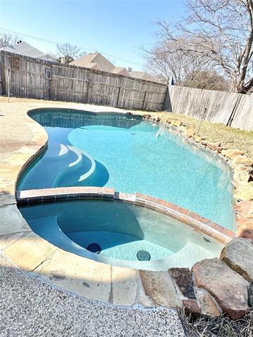 Building Photo - 8501 Brushy Creek Trail