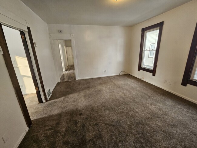 Building Photo - 4002 Robert Ave