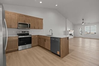 Building Photo - Beautiful new executive duplex