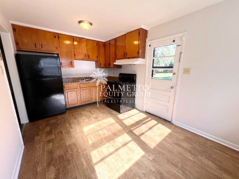 Building Photo - 2217 E Gate City Blvd